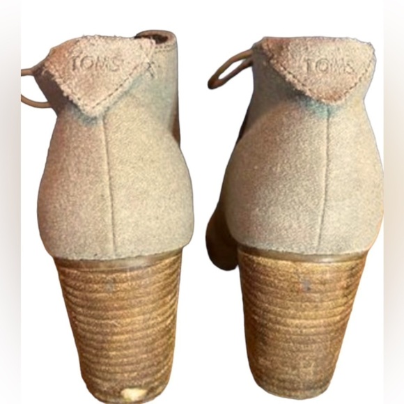 Toms Tan Block Heel Ankle Bootie Boots Size 8 ties Vegan Suede Heeled Beige - Picture 6 of 9